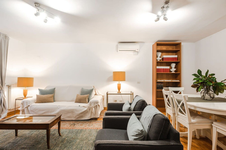 Room 4, New Listing La Magnolia A C Balcony Office Piazza Navona Spanish Steps, Rome