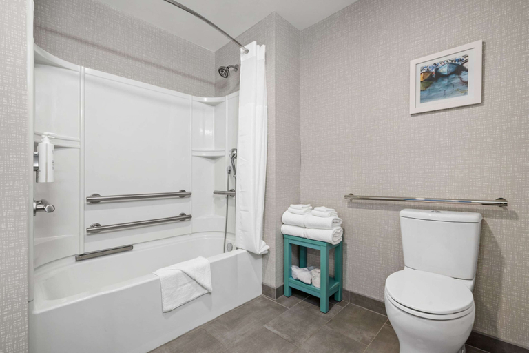 Bathroom 5, Hampton Inn Morro Bay, San Luis Obispo