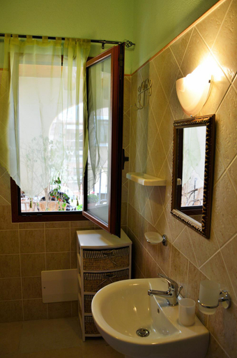 Bathroom 2, La Capinera, Cagliari