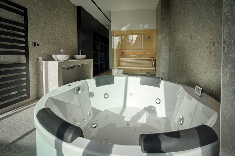 Bathroom 4, Agora Wellness suites, Hainaut
