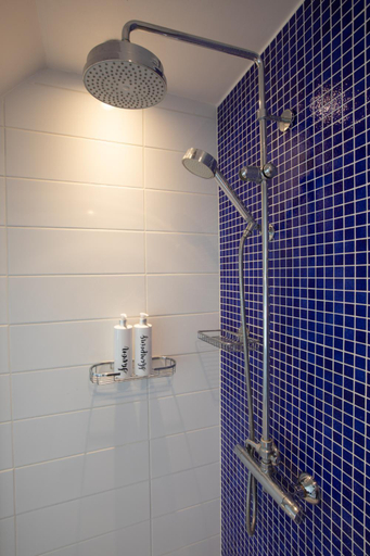 Others 3, Les Vestiges du jour - Jacuzzi Spa, Finistère
