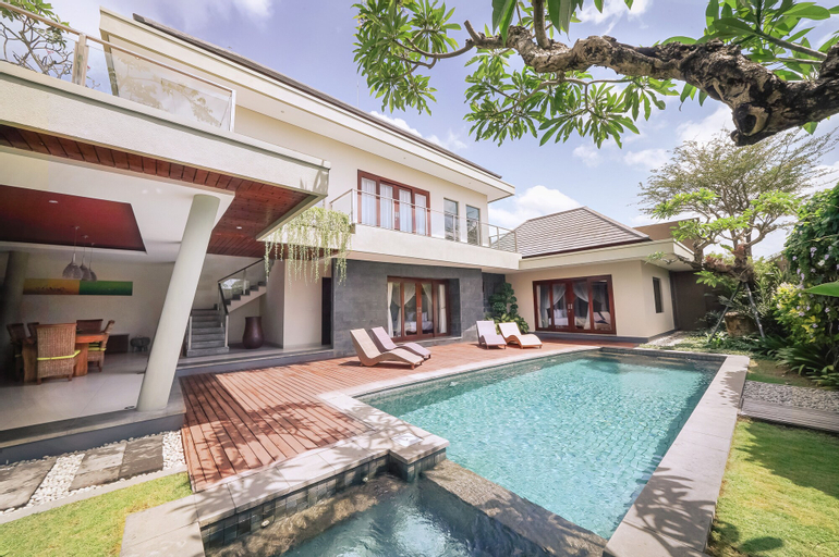 Swimming Pool 18