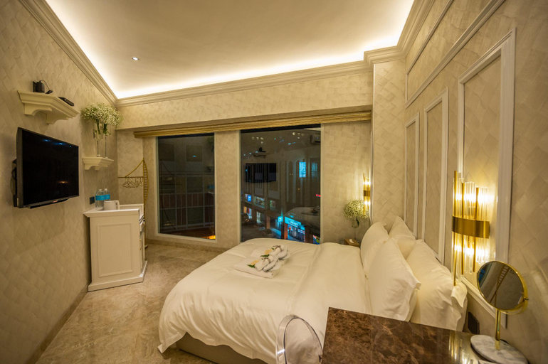 Bedroom 25