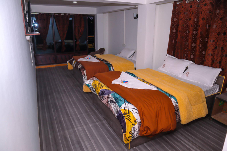 Bedroom 5, Hotel Mountain Meadows, Darjiling