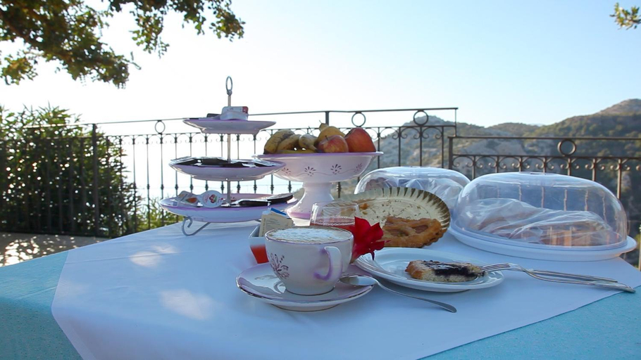 Food & Drinks 5, Hotel Turismo Rurale Villa Maria Caterina, Nuoro