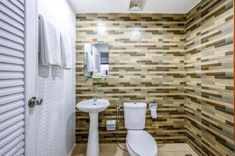 Bathroom 6