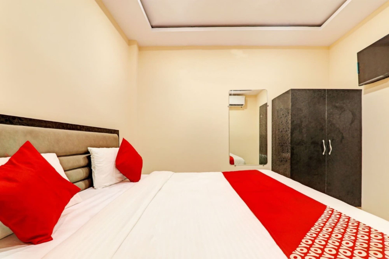 Bedroom 5, Goroomgo Madhav Inn Lucknow, Lucknow