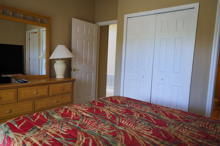 Bedroom 2, 5 Bedroom Highgate Park Villa, Polk