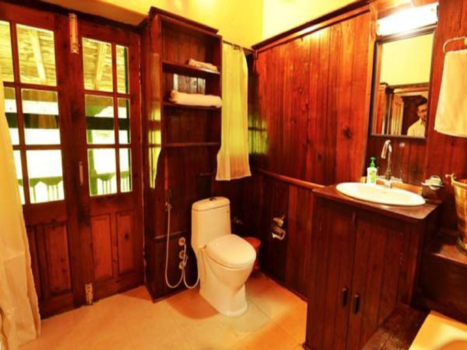 Bathroom 2, Fredy's Bungalow near Nainital, Nainital