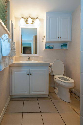 Bathroom 4, Hanalei Colony Resort K4, Kauai