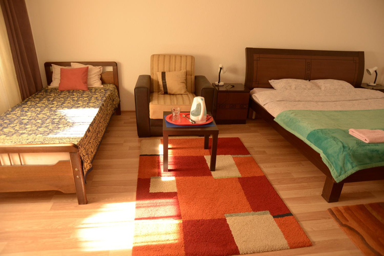 Others 3, Hostel Tuba, Priština