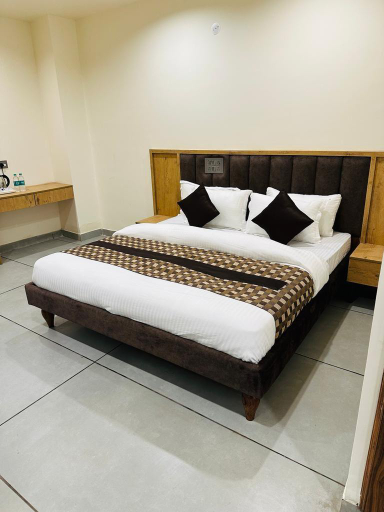 Hotel Bleu Ville, Karnal