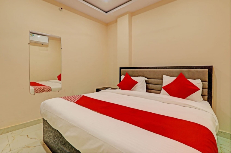 Bedroom 3, Goroomgo Madhav Inn Lucknow, Lucknow