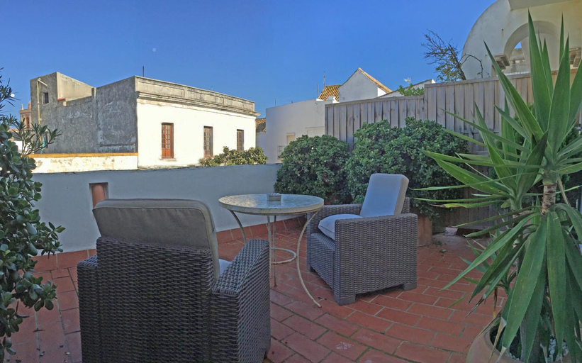 Others 5, Benali Guest House, Cádiz