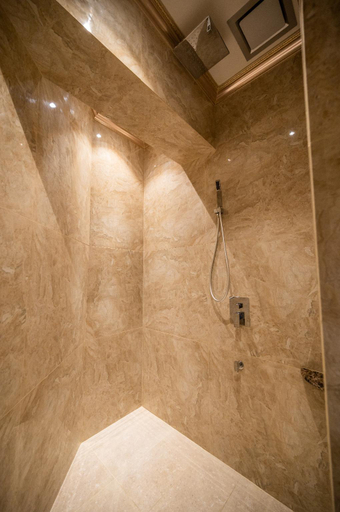 Bathroom 8