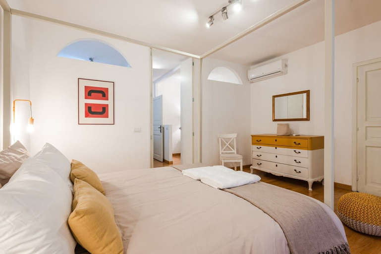 Room 3, New Listing La Magnolia A C Balcony Office Piazza Navona Spanish Steps, Rome