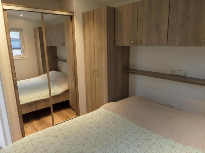 Bedroom 2, Vakantiepark Camping de Peelpoort, Asten