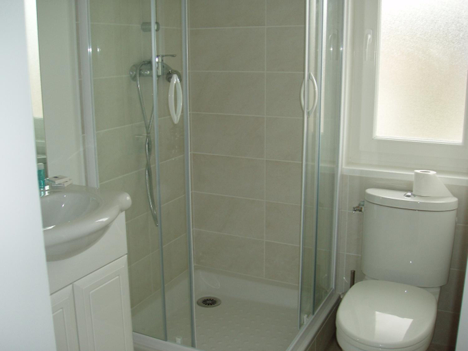 Bathroom 3, Hotel La Cote d'Argent, Landes