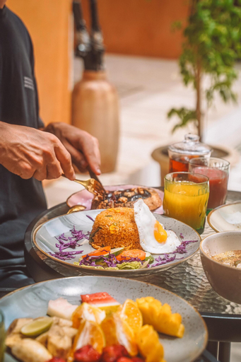 Food & Drinks 6