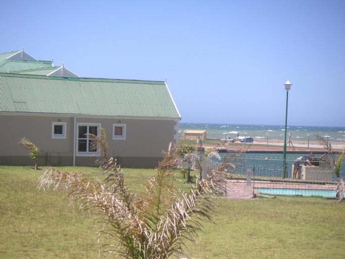Exterior & Views 5, Waterside Living CL07, Cacadu