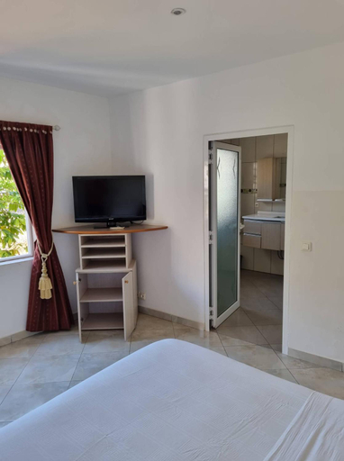 Bedroom 2, Kokoloko, Diana