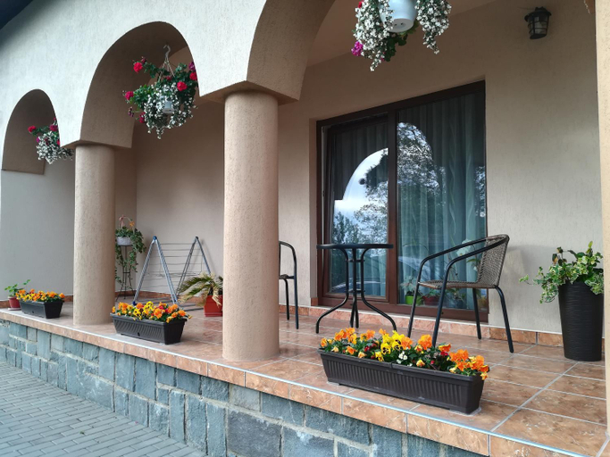 Others 2, Narcisz B&B, Corund