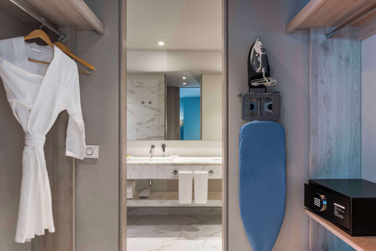Bathroom 5, Hilton Santa Marta, Santa Marta (Dist. Esp.)