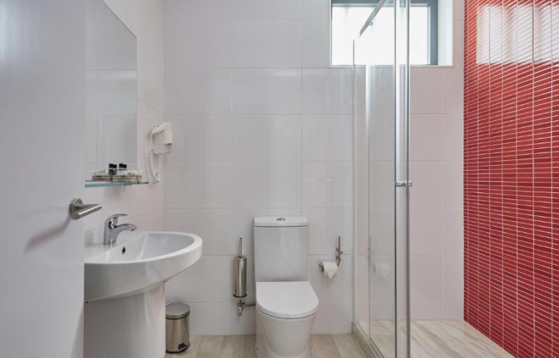 Bathroom 5, Suites & Hostel Cidade Aveiro, Aveiro