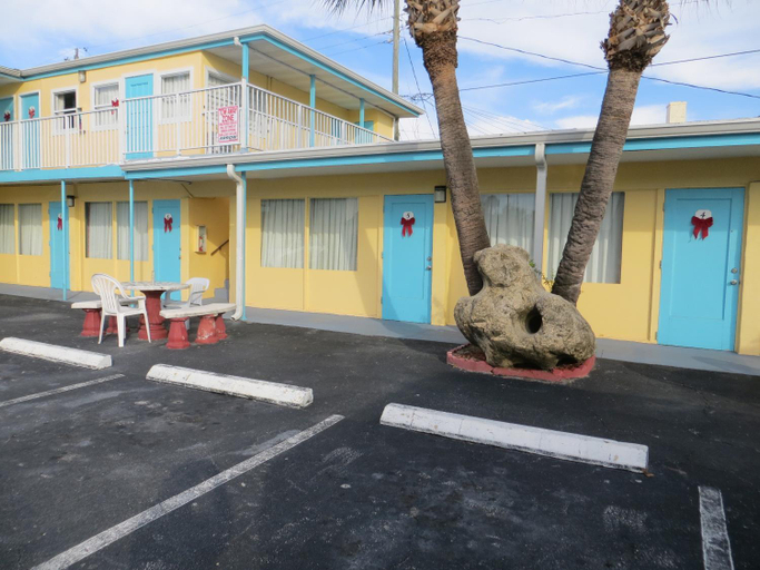 Entrance 1, Skyway Motel, Volusia