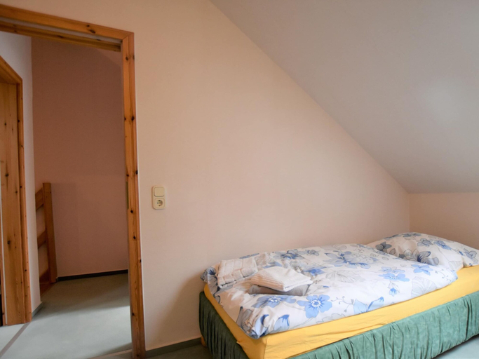 Bedroom 2, Schone Ferienwohnung mit Terrasse in Boddin, Rostock