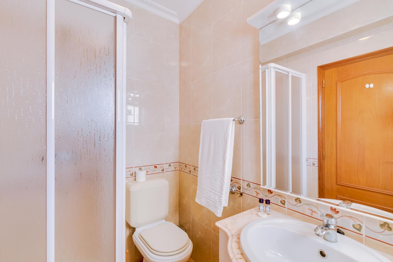 Bathroom 3, AL - Colina Beach Holidays, Loulé