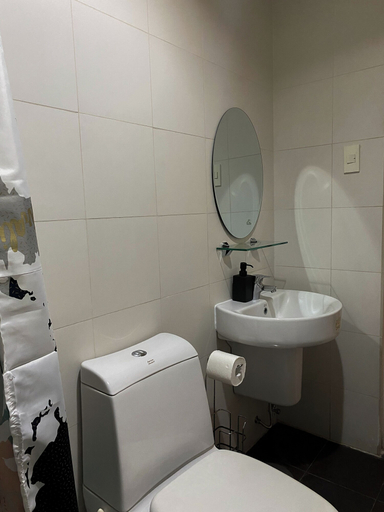 Bathroom 3, KL Tower, Makati City