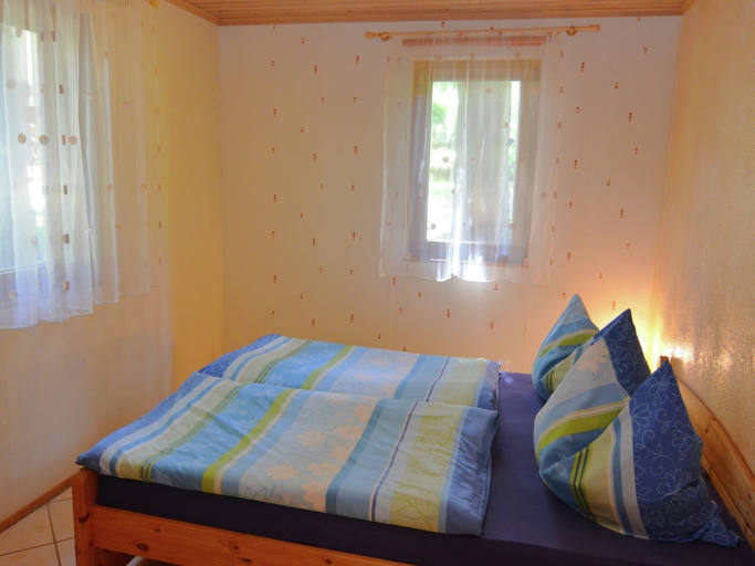 Bedroom 3, Schones Ferienhaus mit Uberdachter Veranda, Gotha