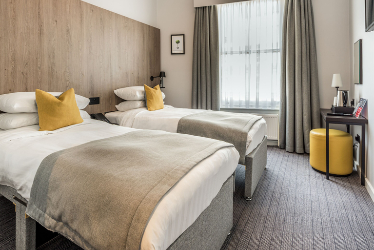 Bedroom 2, The Princes Square Hotel, London