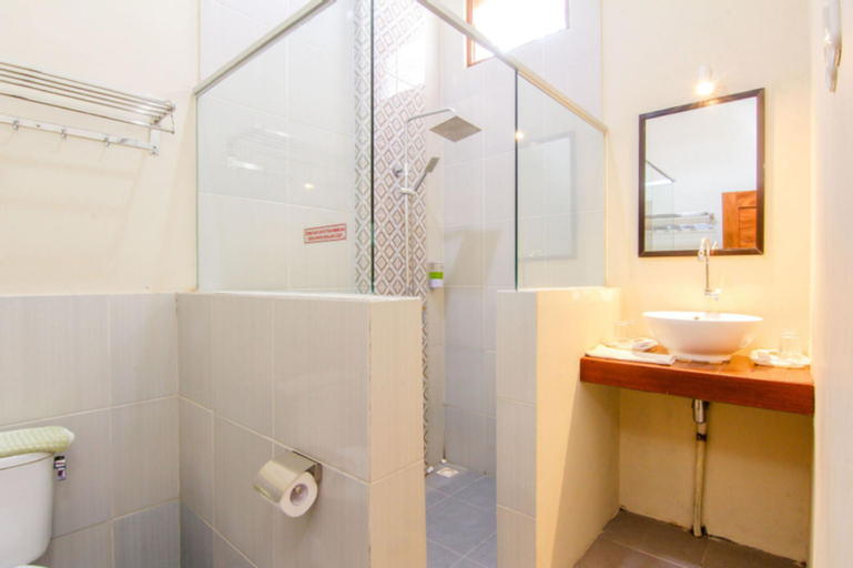 Bathroom 8