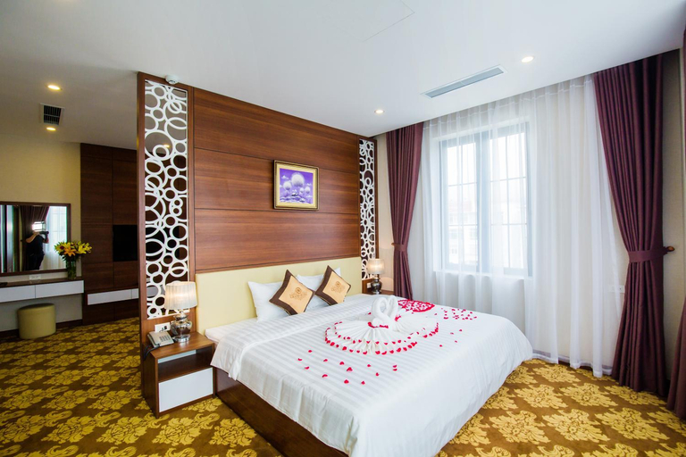 Others 3, Grand Hotel, Hòa Bình