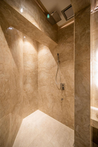Bathroom 7