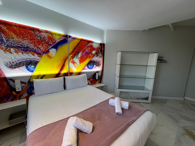 Room 4, Homelikes Madrid, Madrid