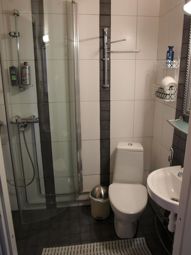 Shower 5, Hotel Suonenjoki, North Savonia