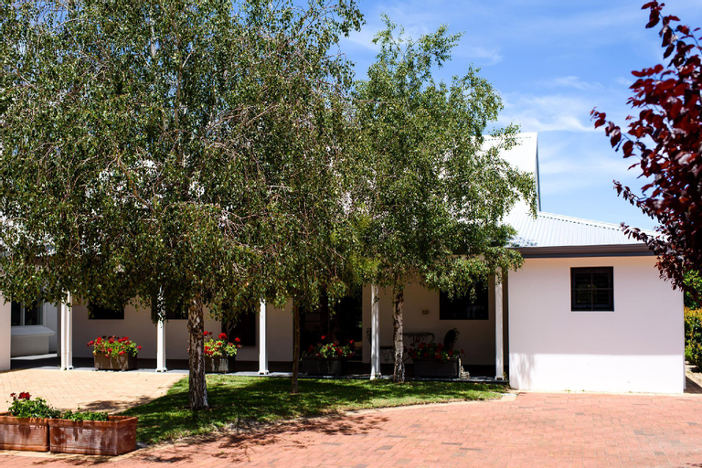 Exterior 13