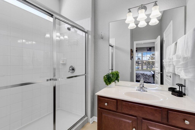 Bathroom 3, 2538 Windsor Hills, Osceola