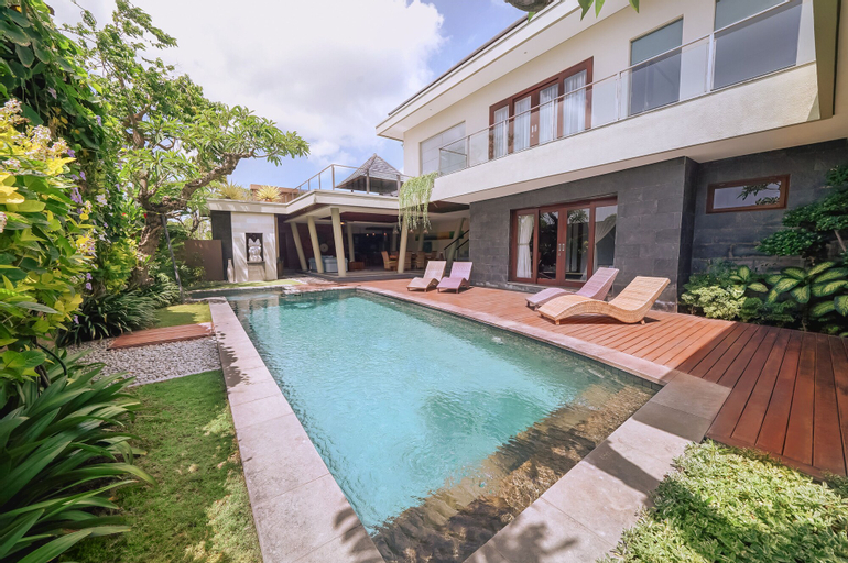 Swimming Pool 11