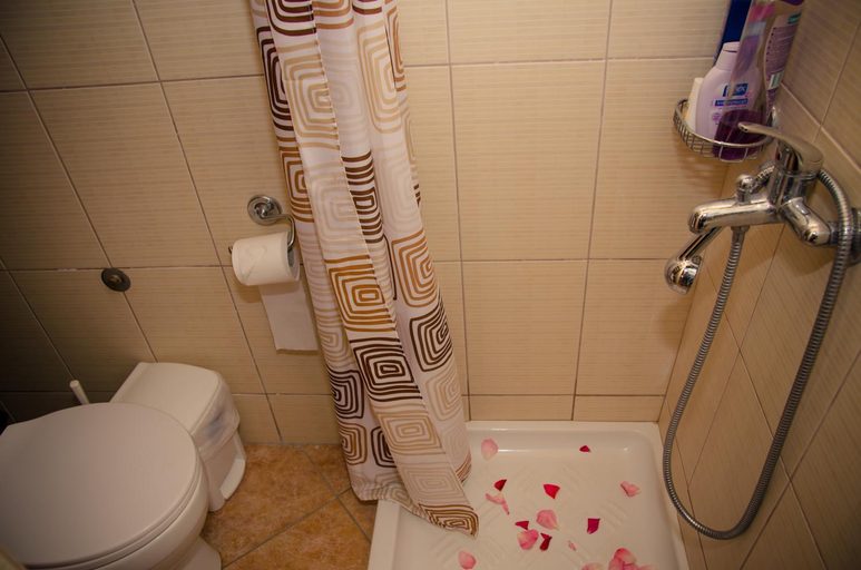 Bathroom, Villa Conte Rari, Ionian Islands