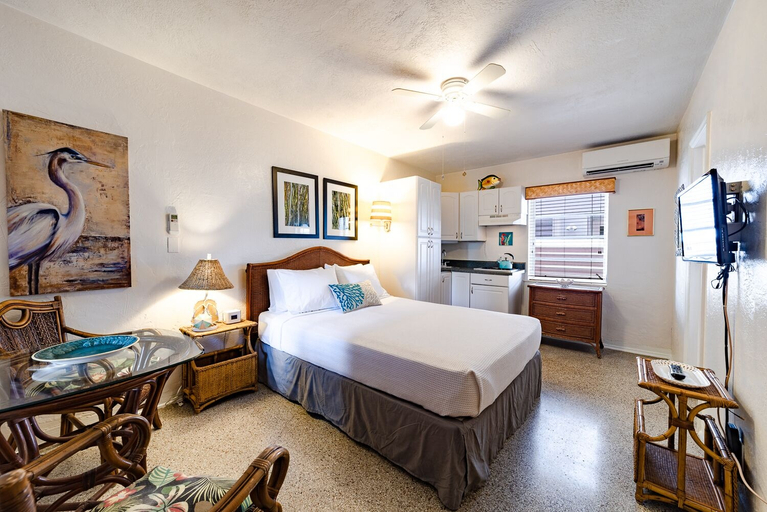 Bedroom 3, The Desoto Inns, Broward