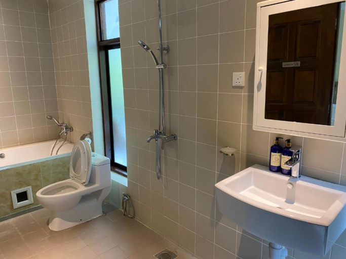 Bathroom 4, Kairos Villa Resort, Seremban
