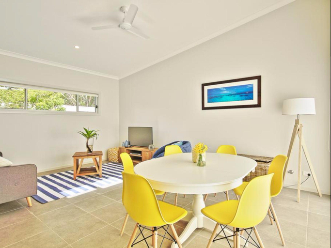 Dining Room 10
