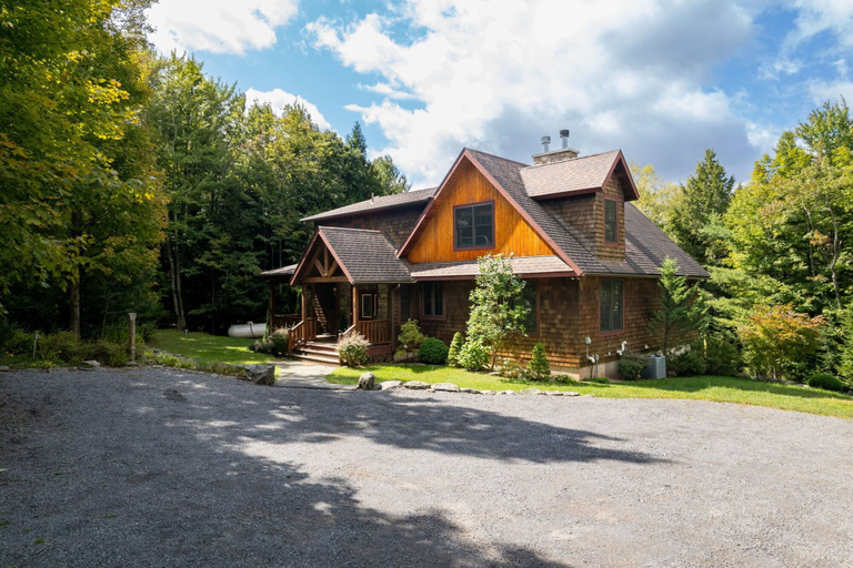 Exterior & Views 2, Luxury Chalet, Firepit, Sauna, Pet Friendly, 5 mins to Windham Mtn resort, Greene