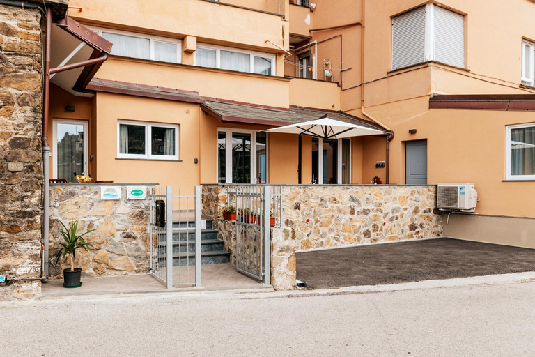 LA RIPA, La Spezia