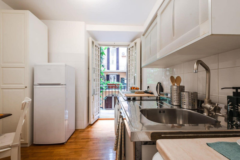 Room 5, New Listing La Magnolia A C Balcony Office Piazza Navona Spanish Steps, Rome