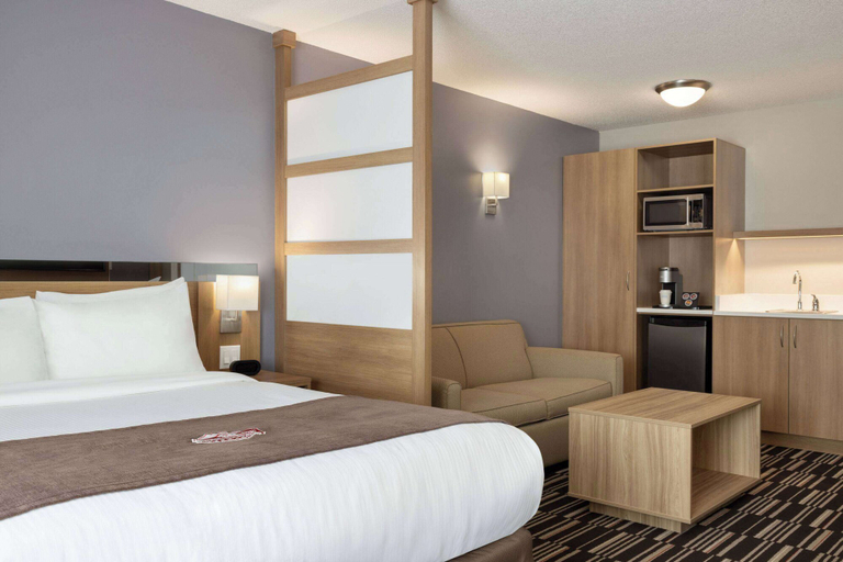 Bedroom 4, Microtel Inn & Suites By Wyndham Val-d Or, Vallée-de-l'Or